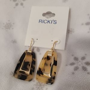 🌟5/$25 Leopard Print Style Earrings (gold fasteners)